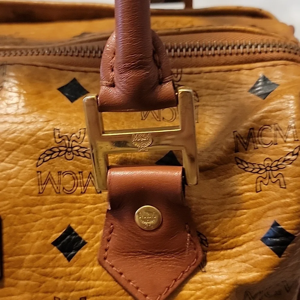 MCM Cognac And Black Visetos BOSTON BAG K4681 - Picture 3 of 13